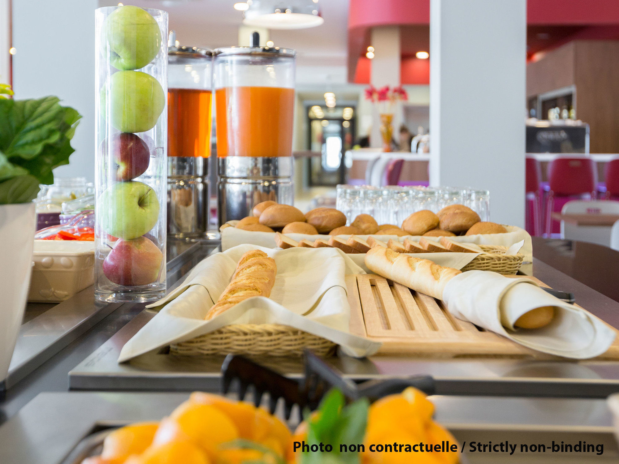 Ibis Styles Manchester Portland Hotel Restaurant photo